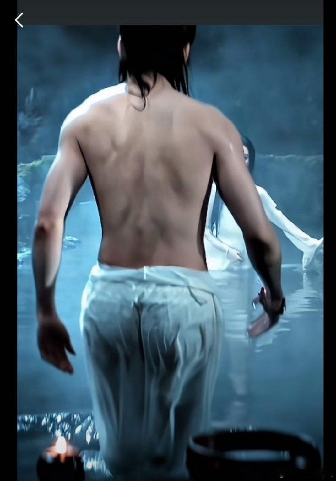 郭四就不能体恤一下我们这些观众吗？就这么爱拍这些？？？曾舜晞这身材粉丝怎么还夸得