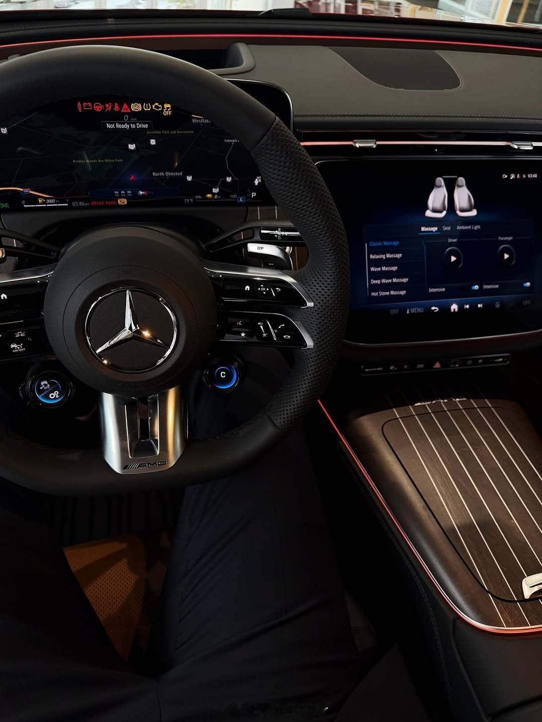 红色🔴🔴🔴AMG E53旅行版有点好看有没有？ 