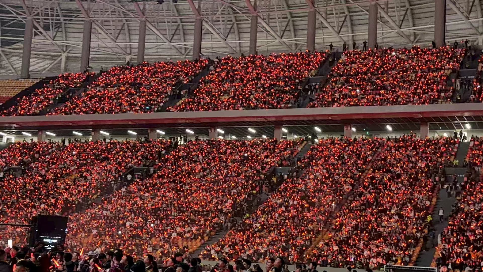 GAI在演唱会起飞了GAI演唱会 GAI进化论2025演唱会开场简直震撼！吊威亚