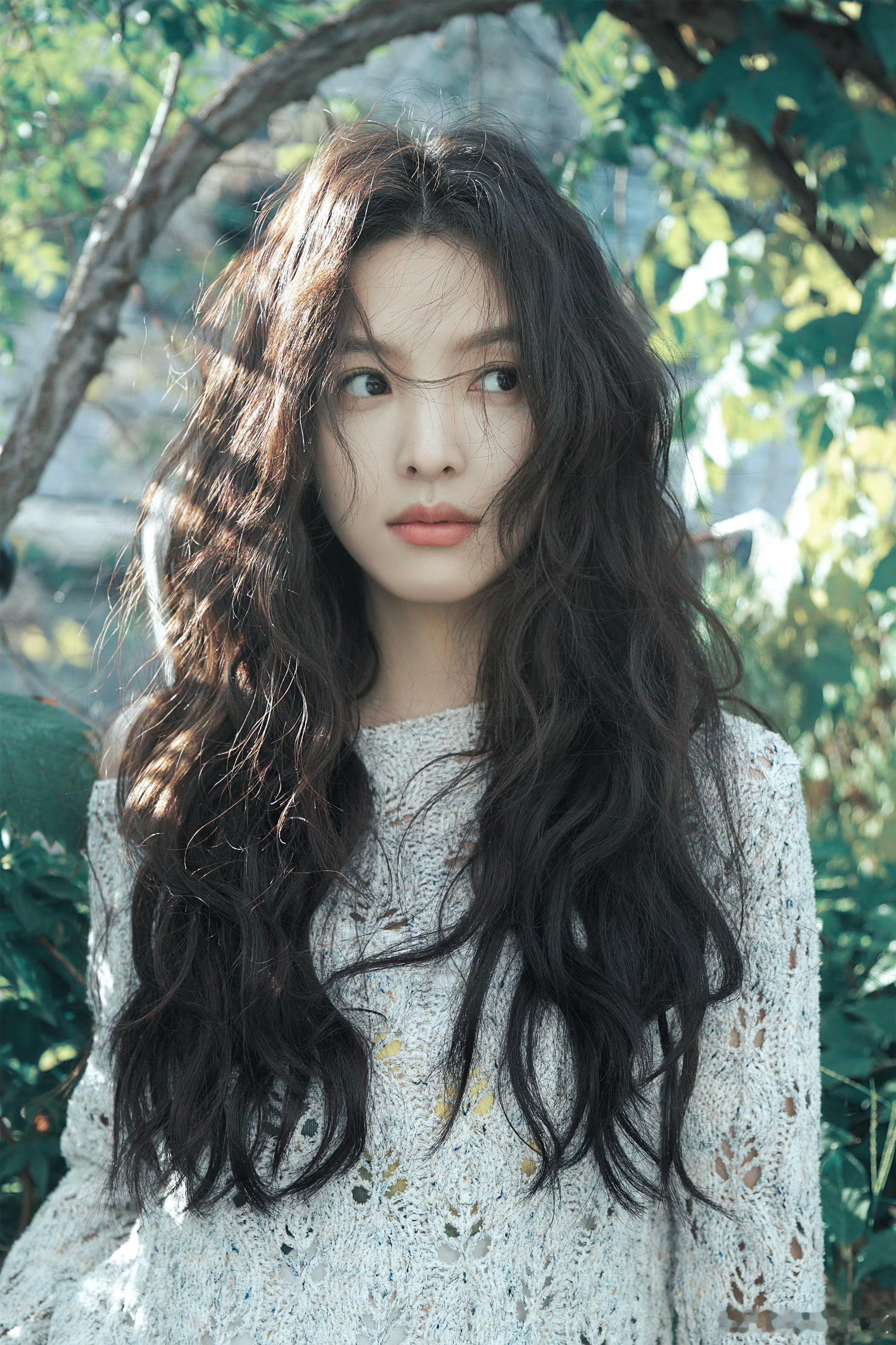 章若楠沈千盏 zrn章若楠想把你和时间藏起来 “我手心的玫瑰  有一天会枯萎  