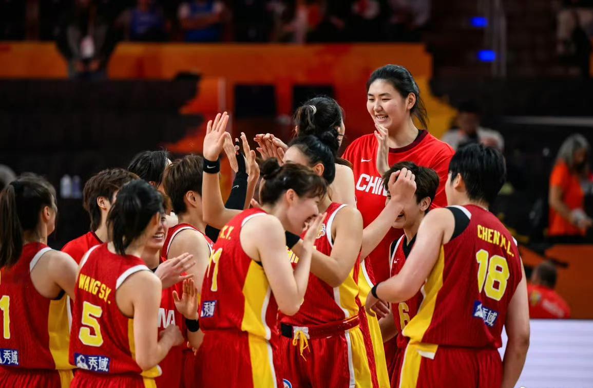中国女篮71‑51大胜意大利，以小组第二挺进12进8的附加赛，附加赛单场定胜负，