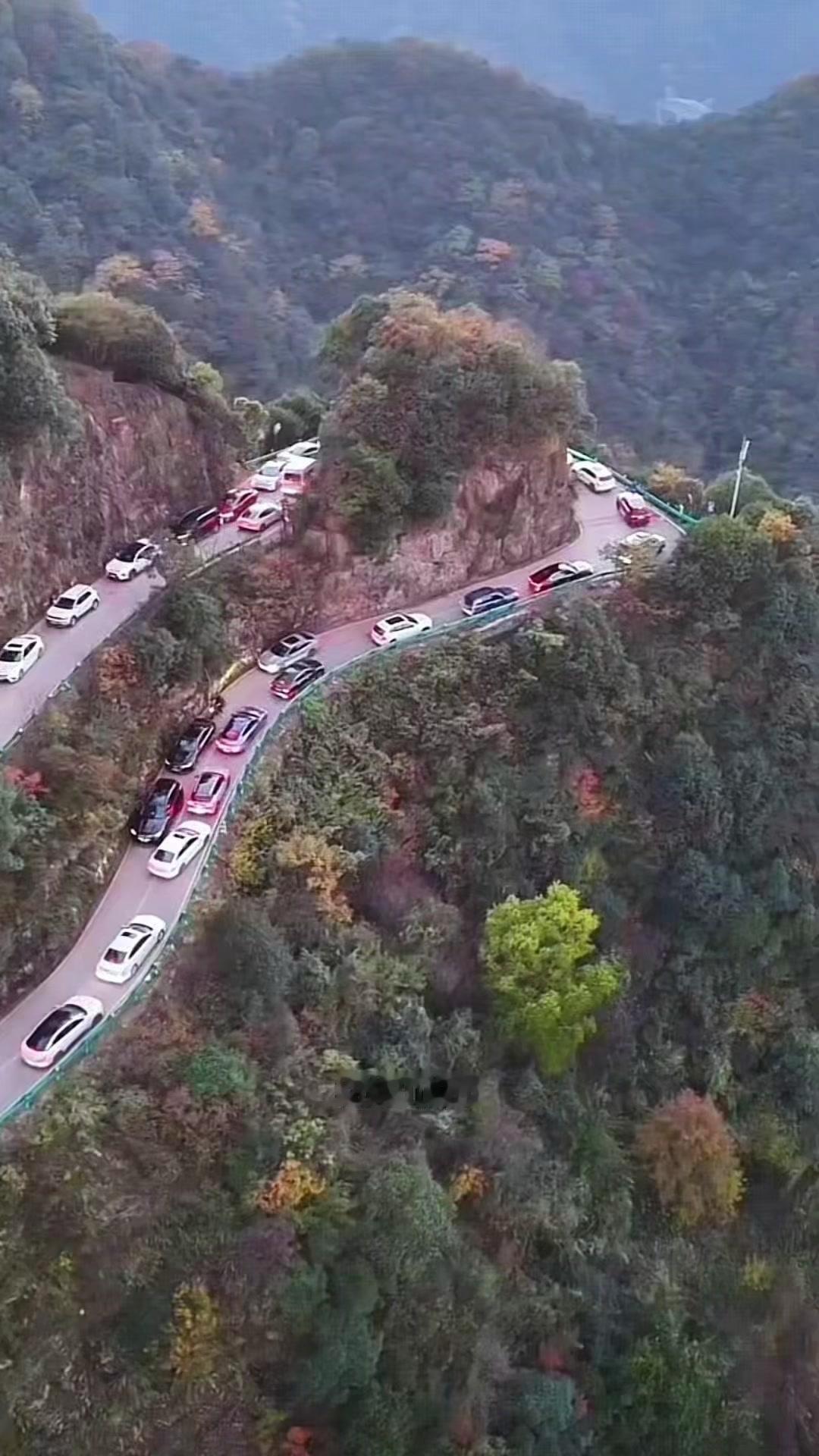 🚗皖南川藏线最险路段？心跳加速体验！在黄山脚下皖南群山里，藏着一条以多弯险峻闻