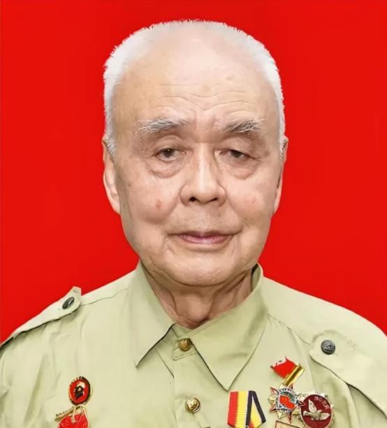 1952年，上甘岭战役中，16岁小战士唐章洪突然尿急，他索性对着迫击炮撒了泡尿！