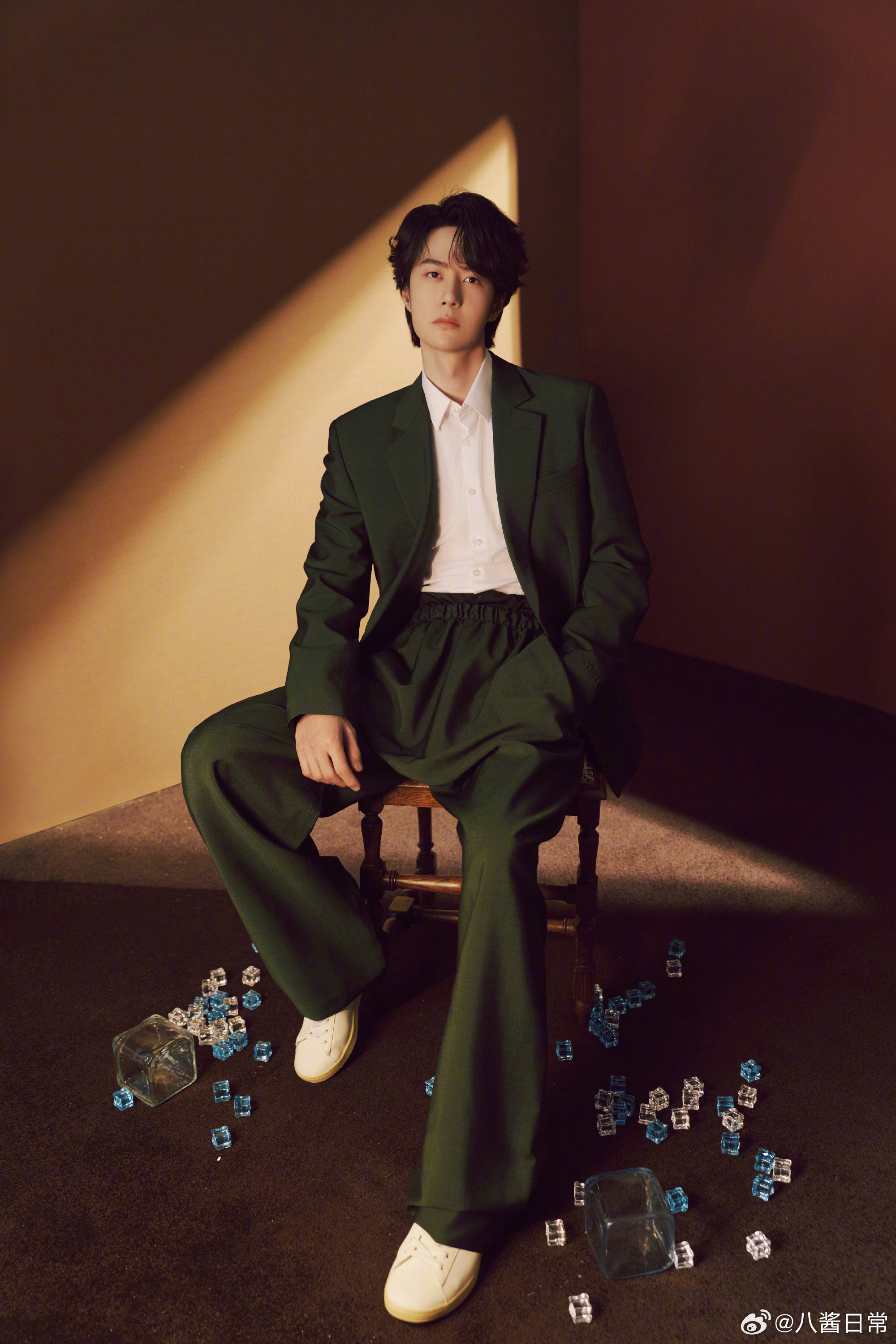 男明星元宵节营业照王一博、杨洋、成毅、于适、李昀锐、曾舜晞、罗云熙、鹿晗、刘轩丞