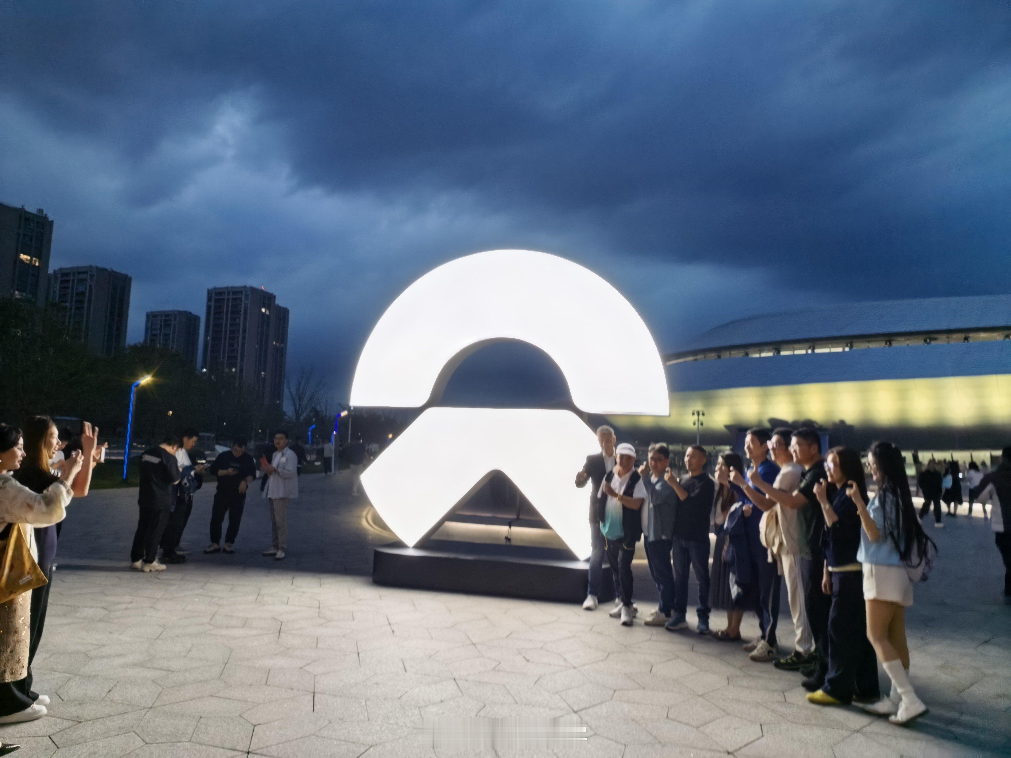 蔚来ES9发布会开始啦 