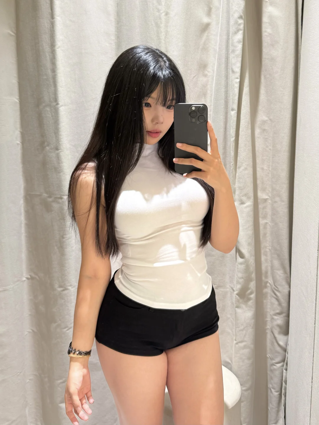 说是漫画身材不过分吧