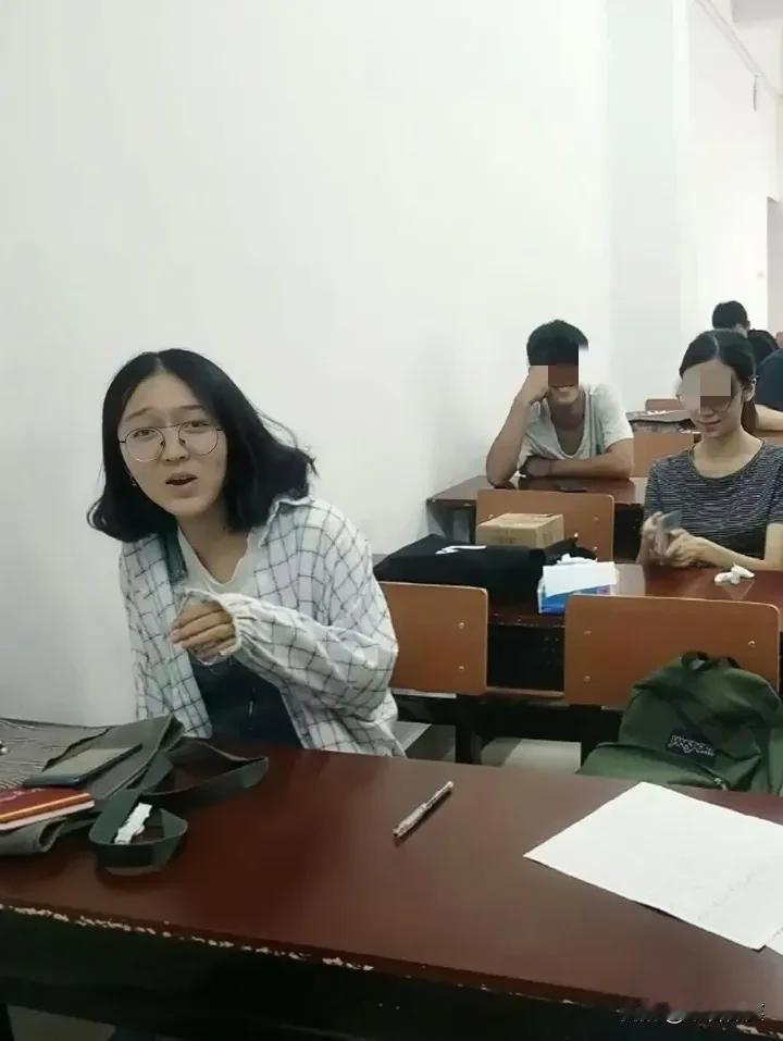 不知道大家发现一个现象没有，多位造谣他人性骚扰的当事人女主，大多相貌平平，但骨子