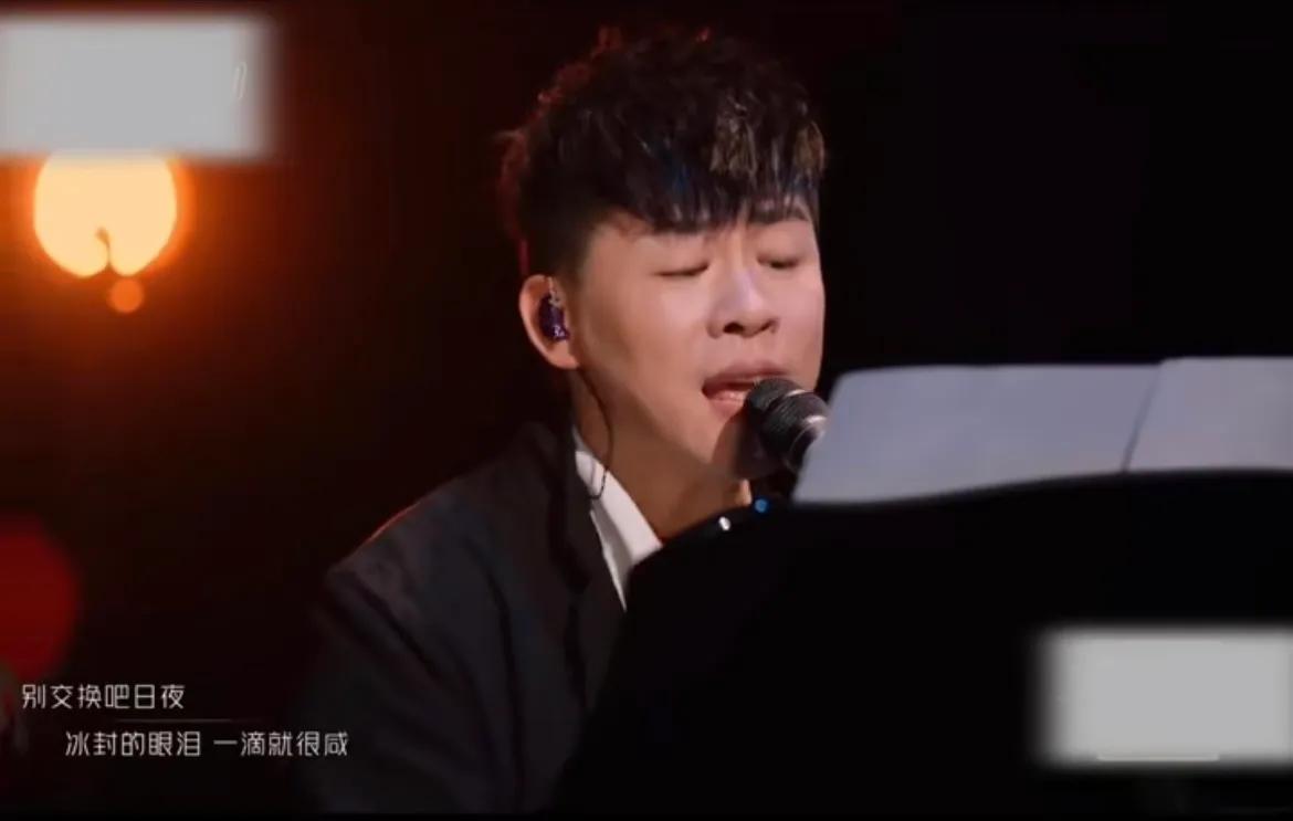 胡彦斌，引发热议！

9月2日，40岁的胡彦斌突然登上热搜，引发了网友热议，这次