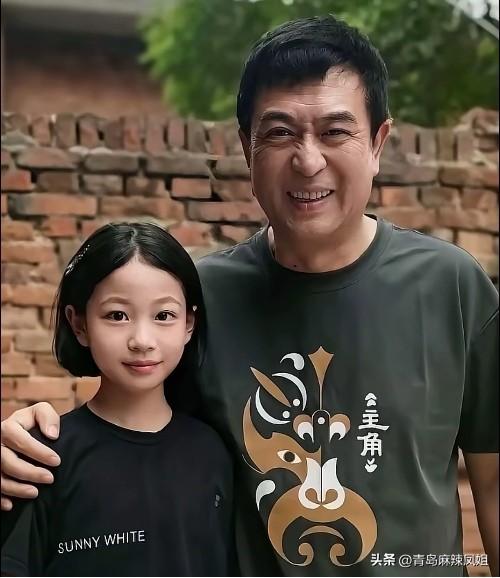 梨园人生境遇悬殊！《主角》人物纠葛引爆追剧热潮。
改编自茅盾文学奖原著的剧集《主