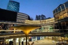 凤凰新闻【明天迎客！北京再添大型商业空间】来了！终于来了！中关村核心区即将迎来全