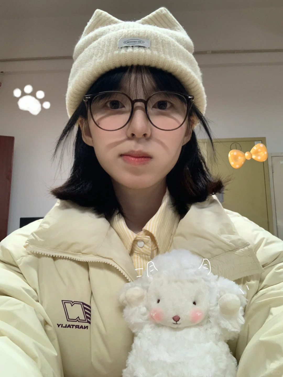 今天是白色小猫