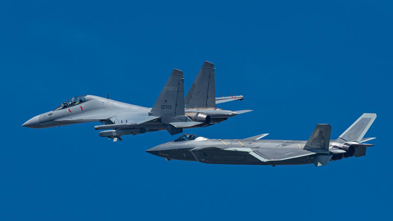 空军最强攻击组合，歼16D和歼20