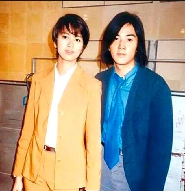 1999年，23岁的梁咏琪为逃离英皇老板杨受成，
当时她被老板杨受成逼得没处躲，