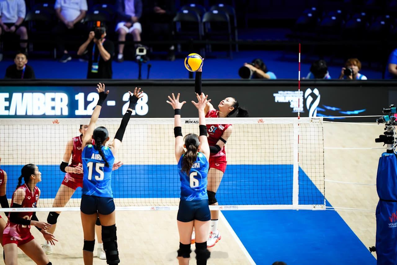 【2025世界女排联赛 分站赛第二周：泰国女排2-3日本女排】北京时间18日傍晚