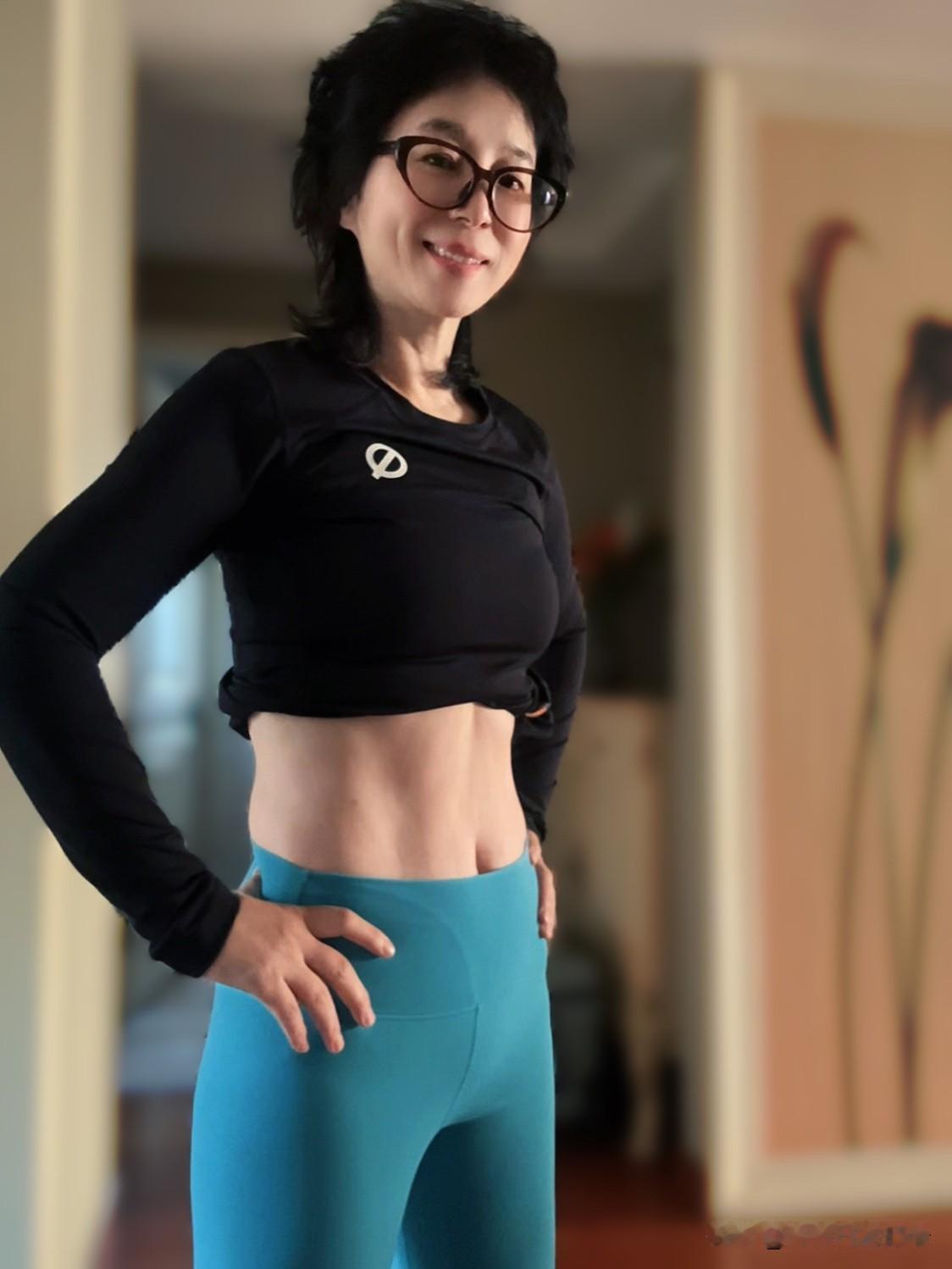 下定决心上个秤天塌了，109.4斤，我就158的个子，昨天姐妹还说我不要再瘦了，