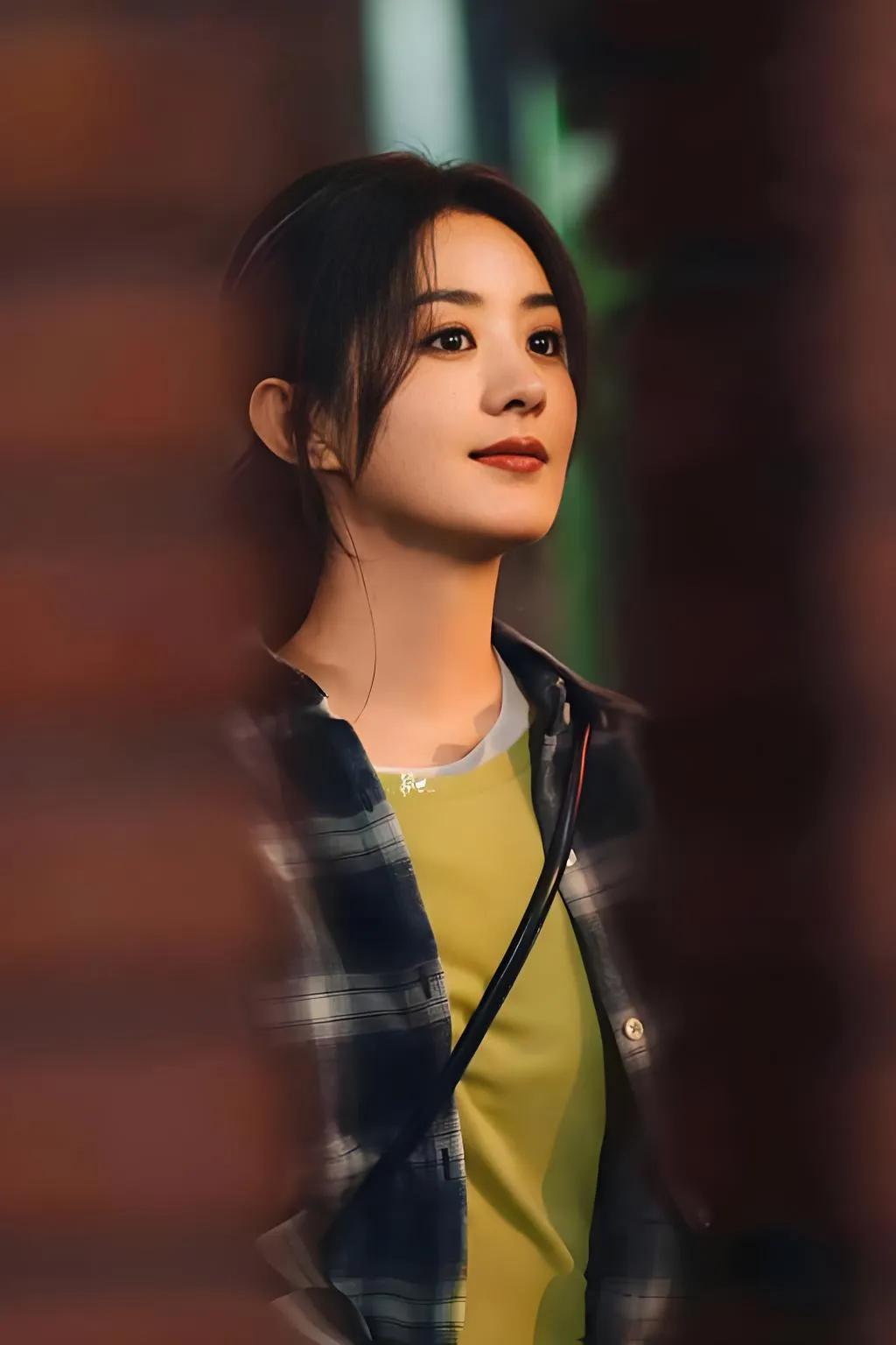 85花还在古偶里打转，赵丽颖已经next level了。

《风吹半夏》一出手，