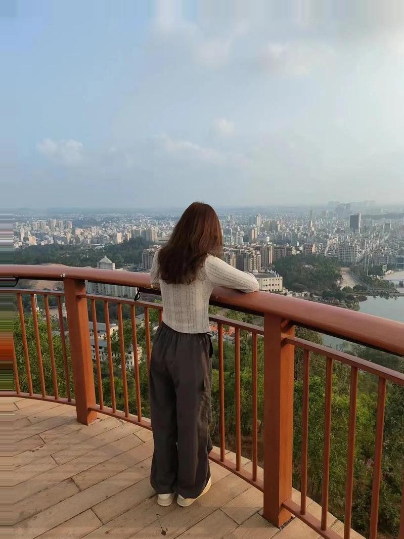 扎心真相：人际关系的本质是“筹码互换”
 
长大后越活越明白，人际关系哪是靠“真