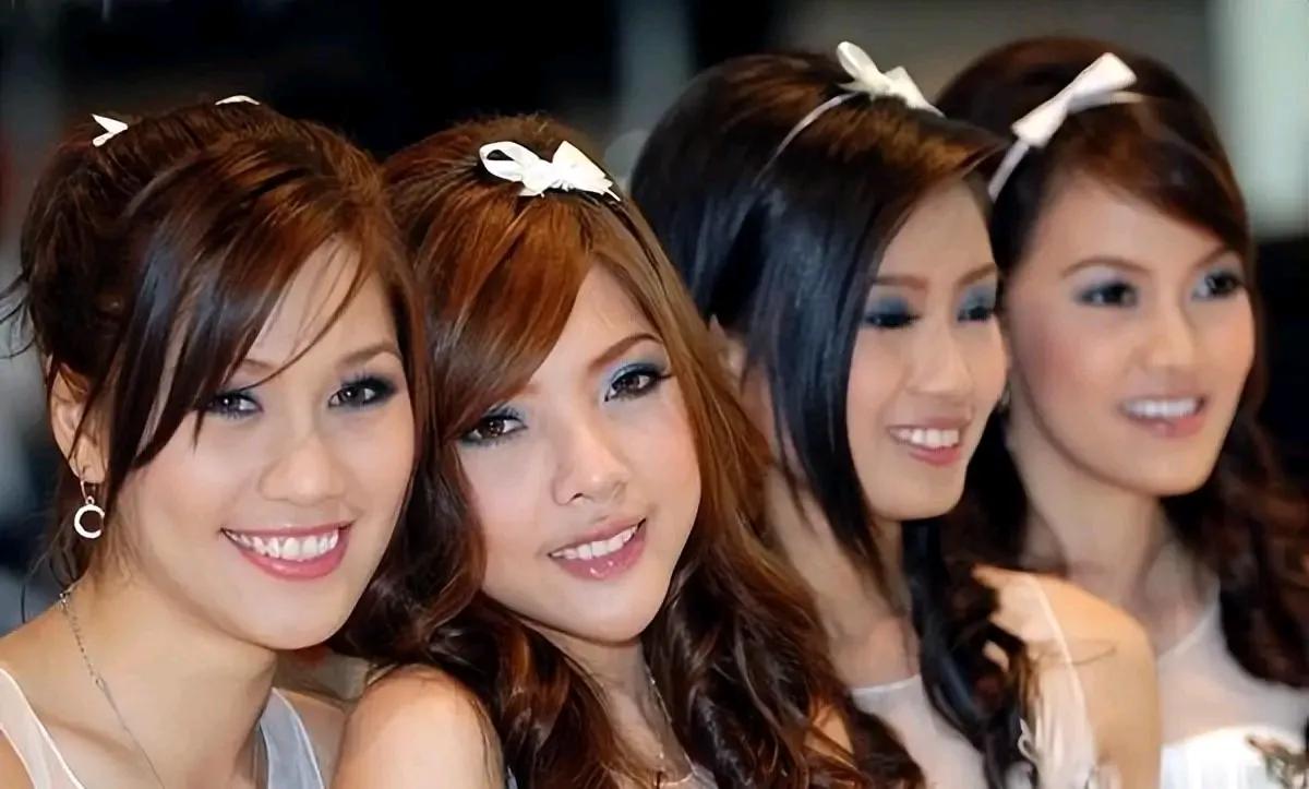 对各国的刻板印象
1.   中国（工作勤劳）
2.  印度（贫民窟）
3.  美