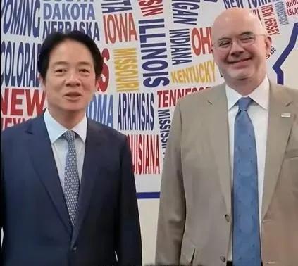 都被大陆“包围”了，赖清德还叫嚣与美关系法？7月4日是美国独立日，赖清德在美国在