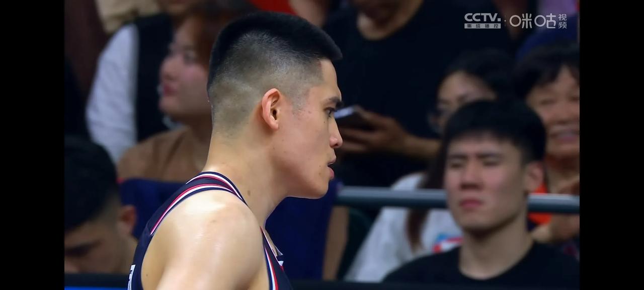 龙狮主场扳回一城！三架马车合砍82分！
广州龙狮主场大胜新疆男篮22分，崔永熙、