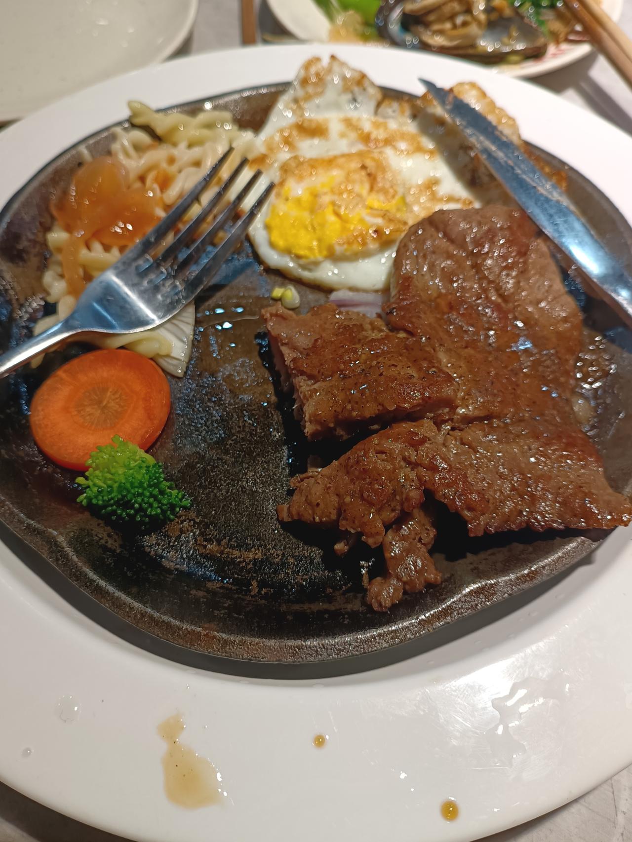 被偏爱的时候，连心跳都在发烫
 
所有深情，从来都源于明目张胆的偏爱。

打开手