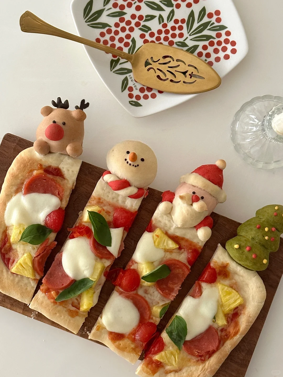 圣诞季🎄凤梨火腿意式圣诞披萨🍕～