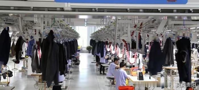 好消息美特斯邦威服装厂招工了，
目前平均工资6000元以上，本月已有部分员工资突