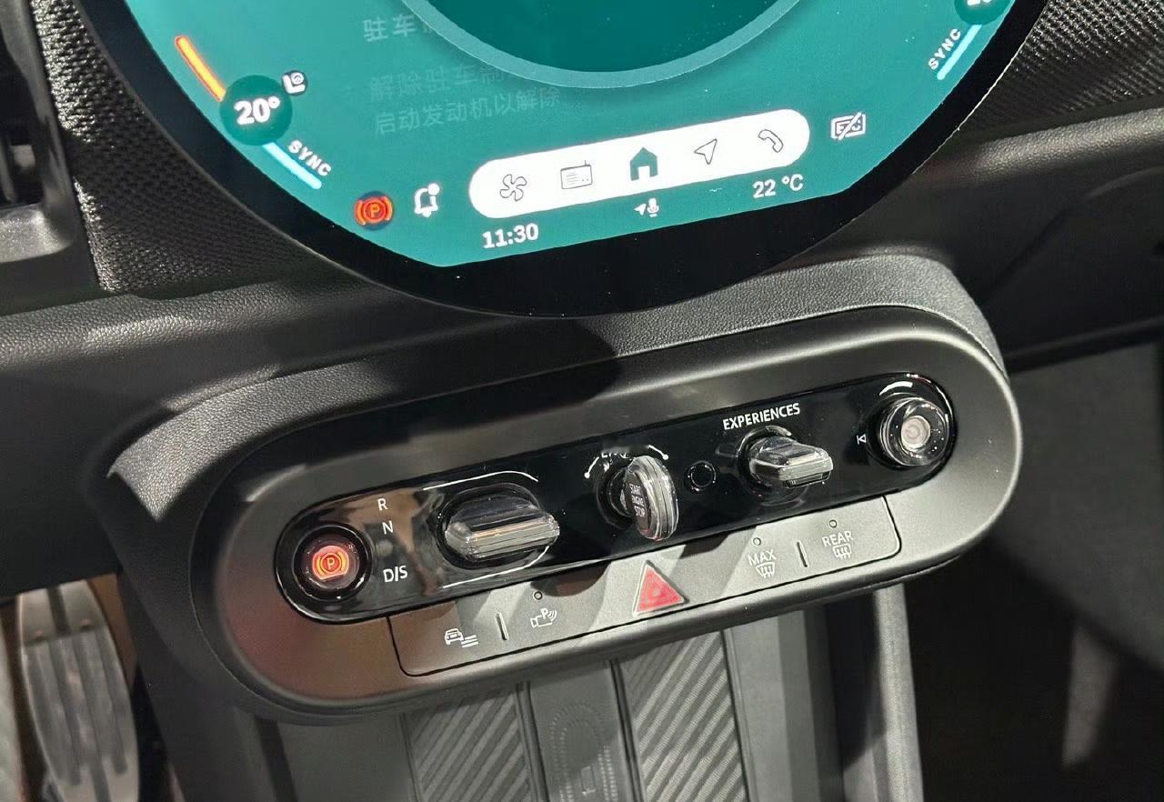 要说情绪价值，还得是MINI呀！
刚去完北京车展的MINI展台
布置的非常有氛围