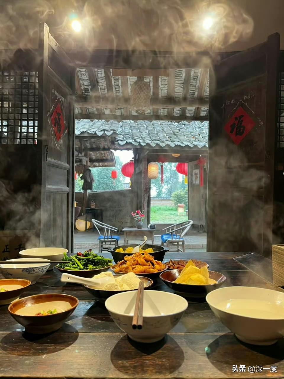 社会底层出身的孩子，大多有一个共通的盲区：

没见过“钱的全过程”。

从小没见