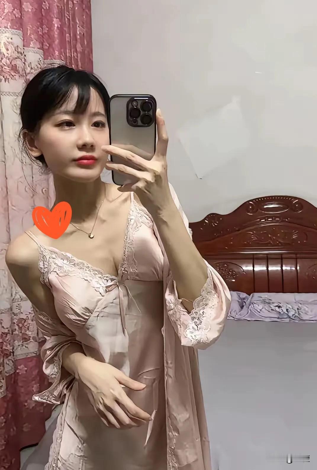 刷到一段特别暖心
又破防的真心话，
一个小朋友天真又真诚的心愿看哭无数网友。
