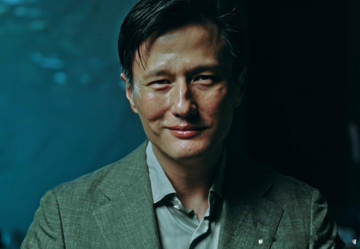 尹子维 内娱自己的汉尼拔 西装革履藏狠戾，细微神情皆是戏！伯克利哲学系出身的他，