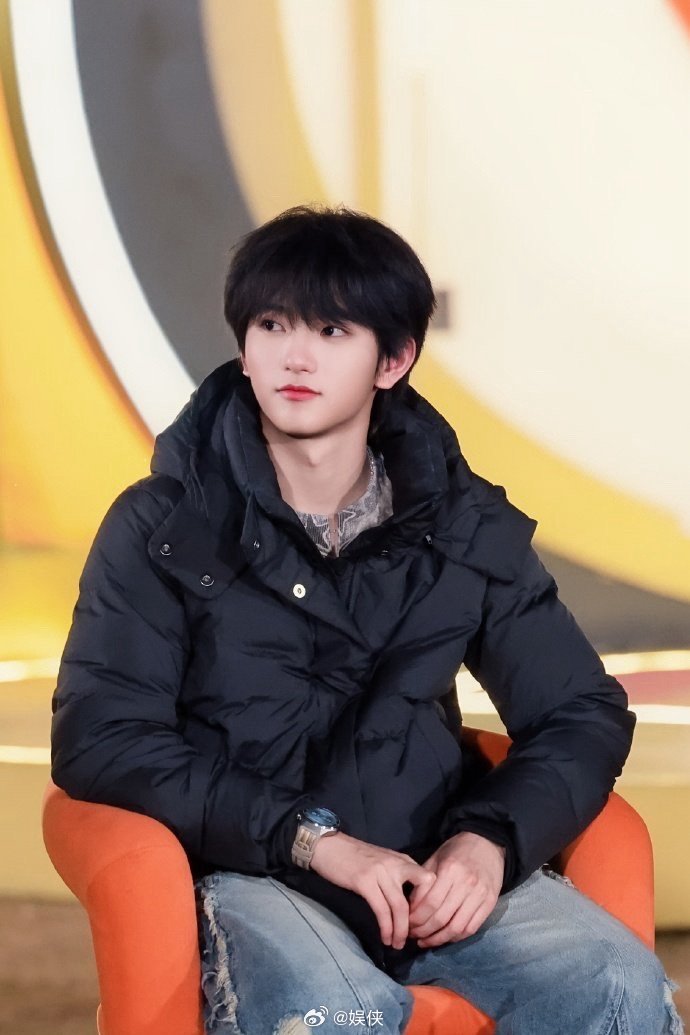 穆祉丞开心程度100% 笑容甜度超标，快乐值直接拉满！每一帧都元气满满，今天的开