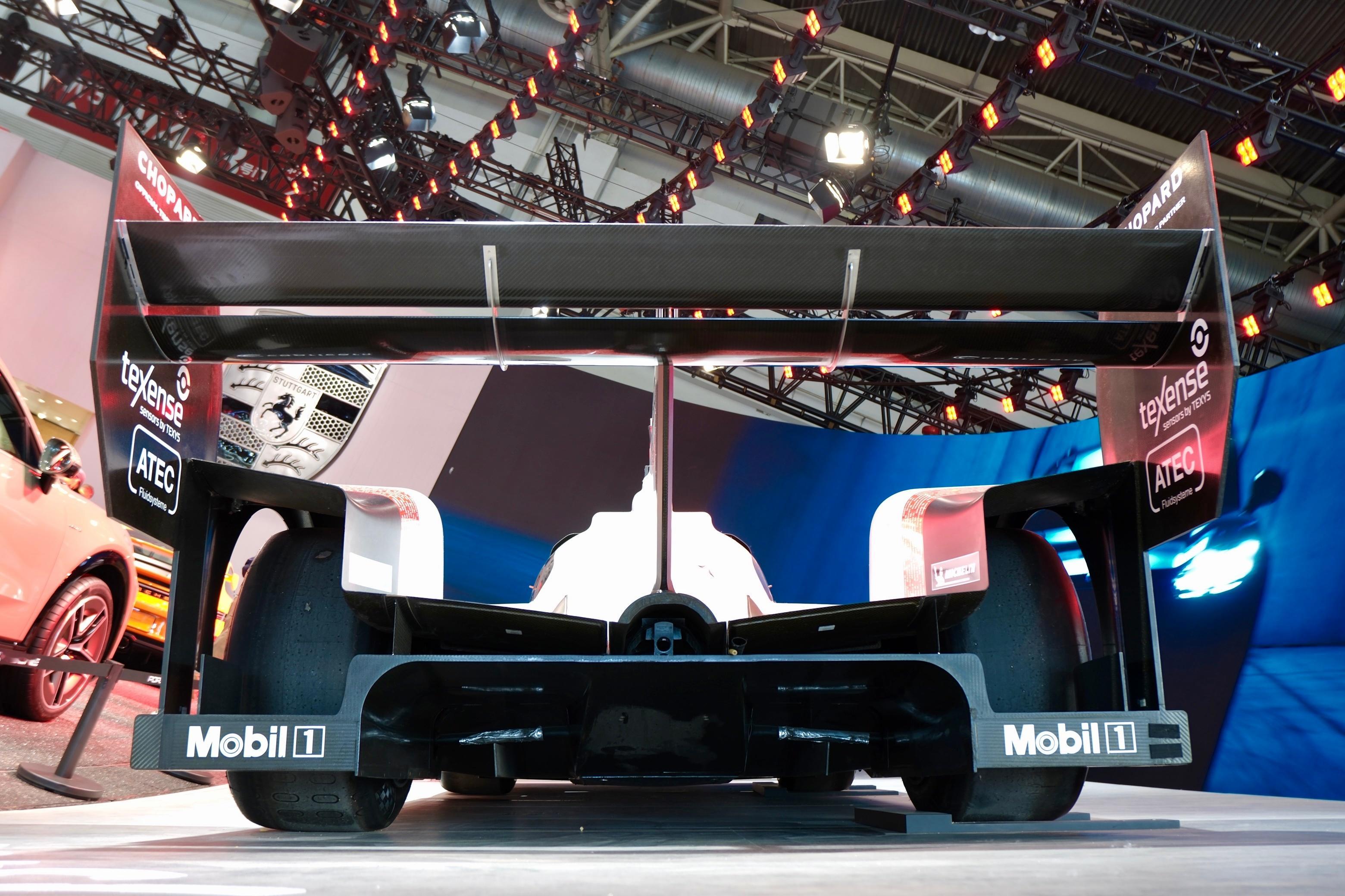 2026北京车展深圳好多车SOMECAR 保时捷展区不大但是挺有氛围的 