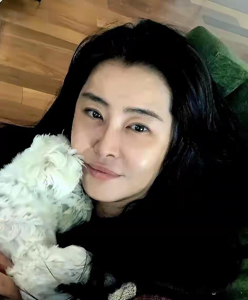 退圈明星纷纷把年轻的自己卖给AI！一边授权一边抵制，影视行业彻底撕裂。
 
59