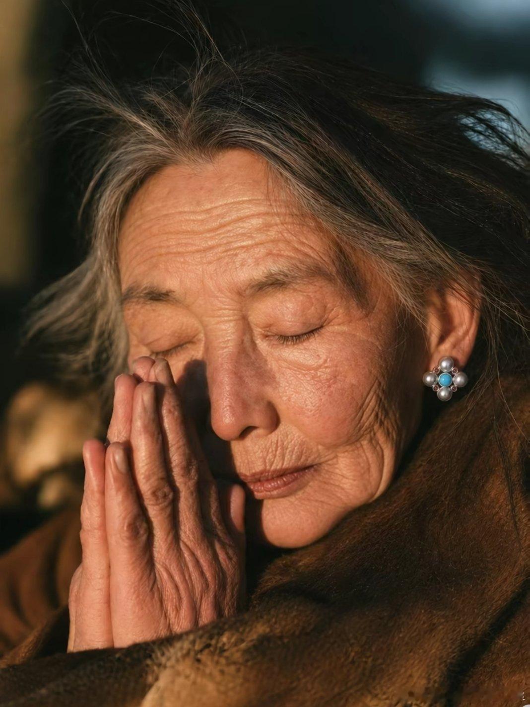 多少深情期许，最后归于沉默。 ​​​