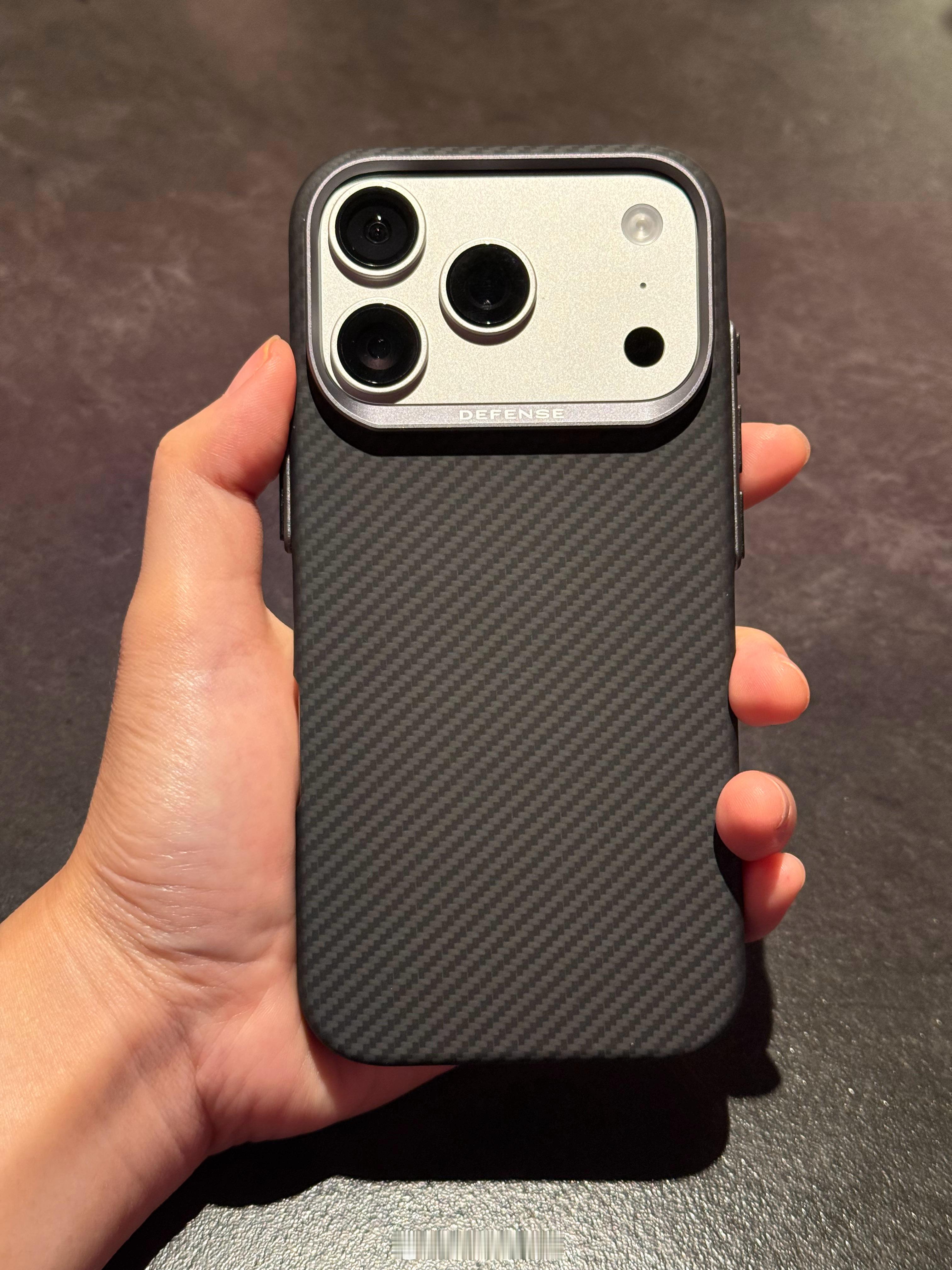 分享一组数据：目前全球用户平均换机周期已达40.2 个月，中国市场更是超过 45