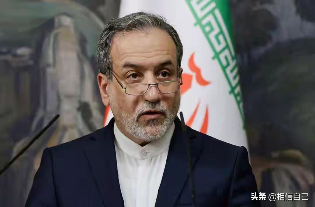 鹰派全部被杀，只留个软蛋总统和外长