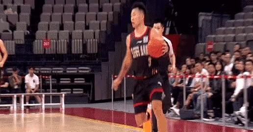 贺希宁这球太硬了！简直是1打4！

深圳主场打江苏，贺希宁全场跟开了挂一样。连续