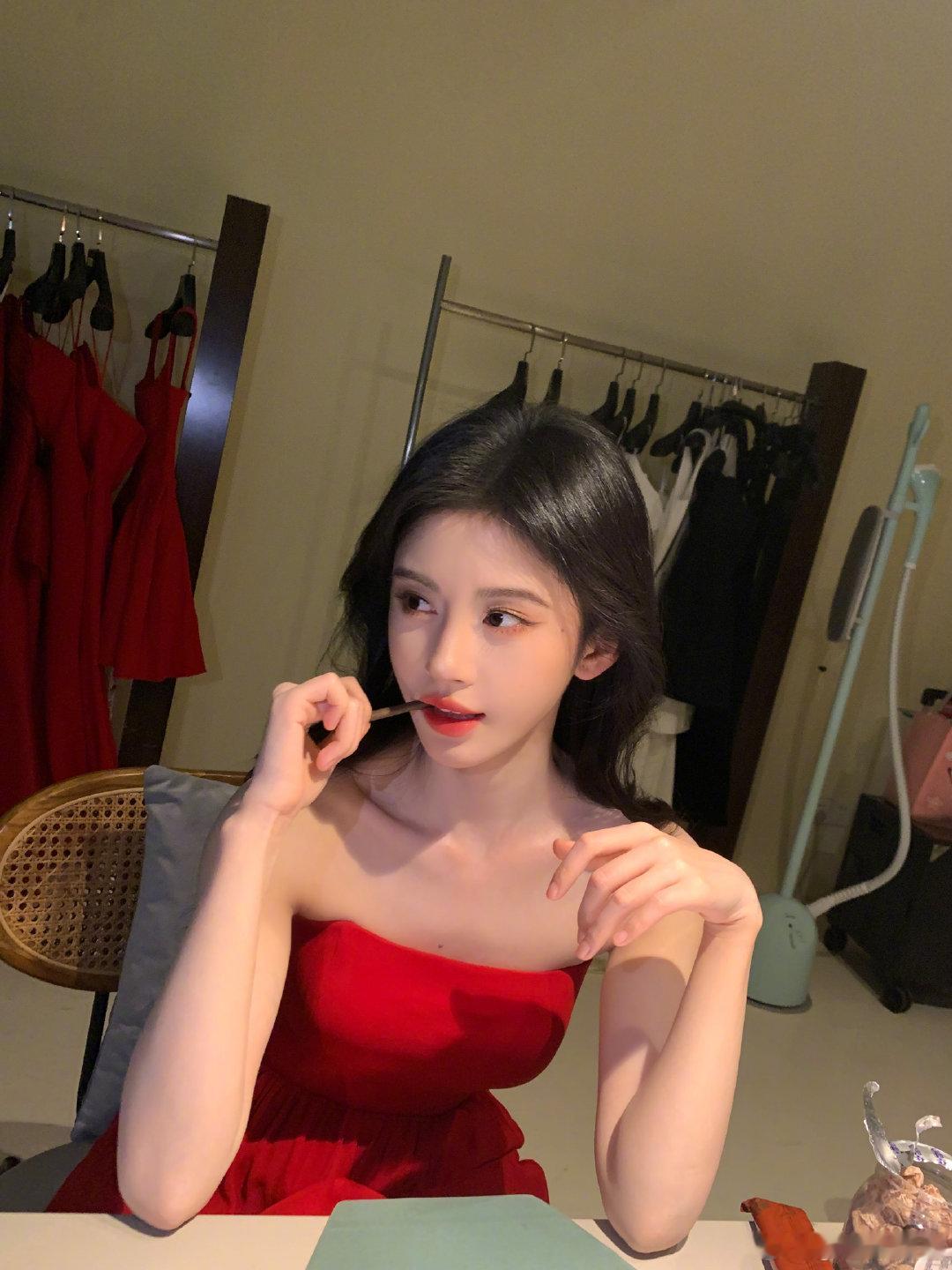 jjy鞠婧祎万花世界 jjy鞠婧祎苏绿夏 小猫呆呆的 像你՞˶･֊･˶՞