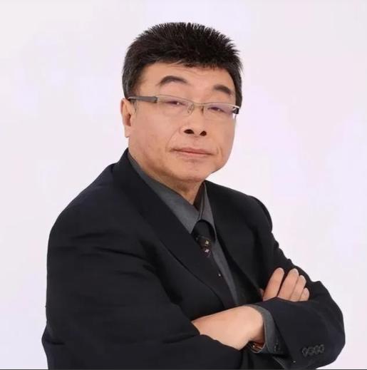 台湾知名评论员邱毅：“倘若中国人民解放军踏上台湾的土地，台湾军队极有可能会选择避