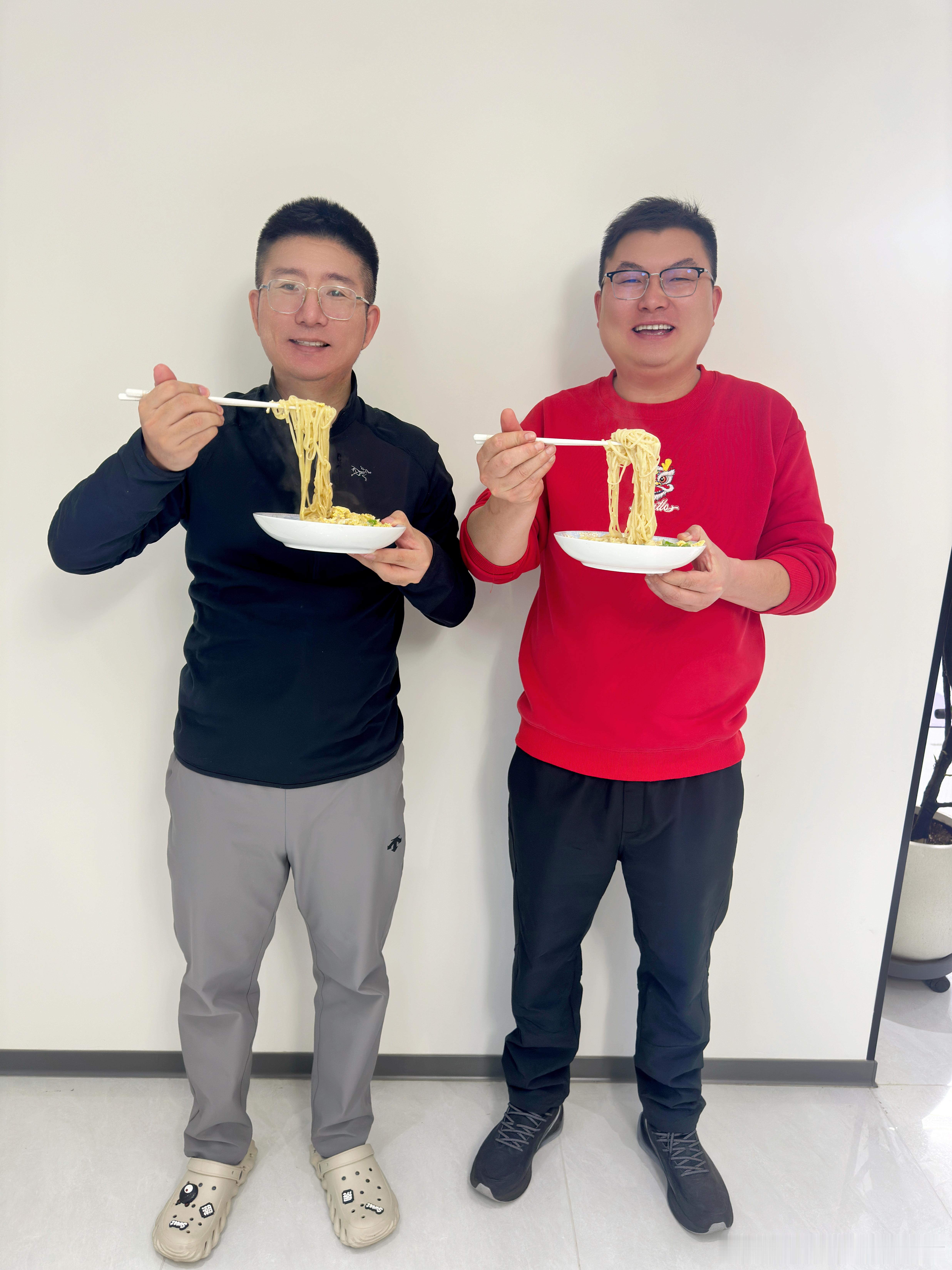 今天下午五点在山东日照，金海岸小学送考。来拿橙子啦，“橙功上岸”。 