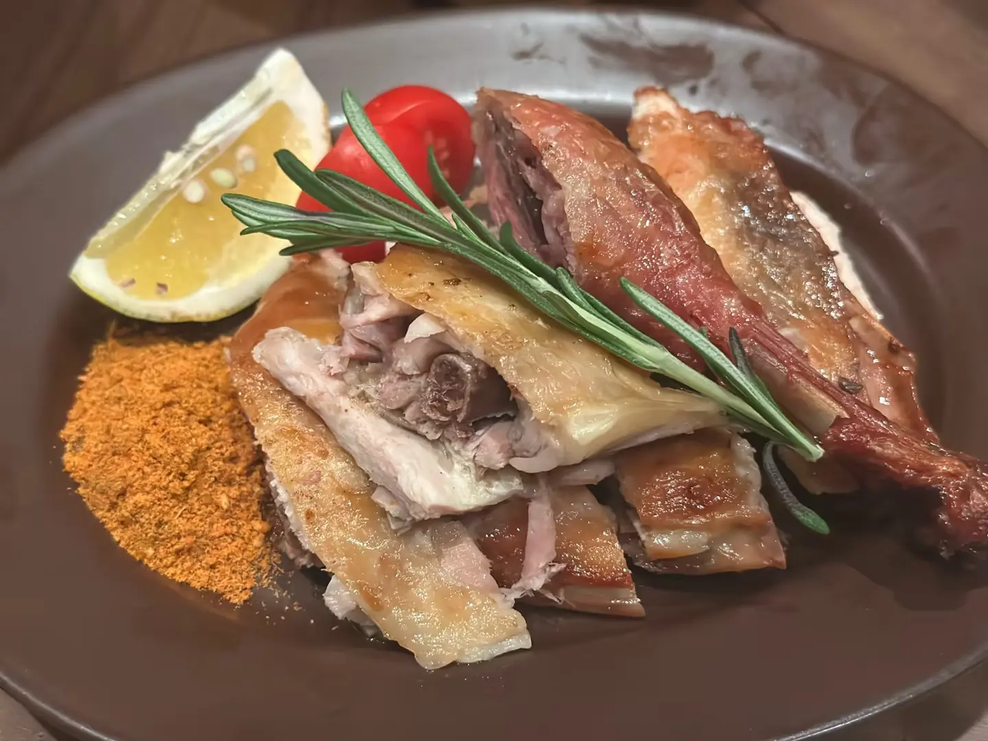 你应该去爱这山、这水、这世间万物，以及鲜花与你自己。而不是拘泥于小小的...