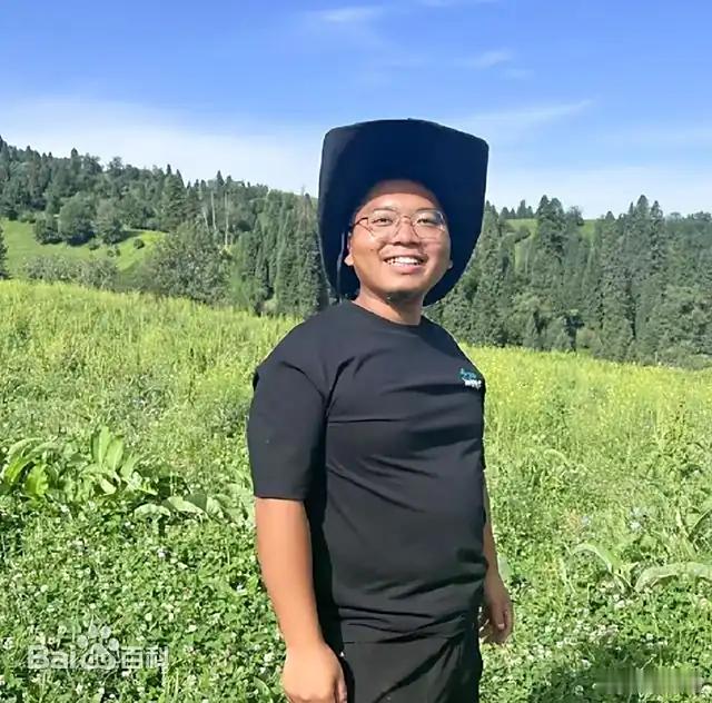 疆域阿力木塌房为了了成名赚钱可以不折手段！安静吃瓜，不知道会不会有反转！ ​​​
