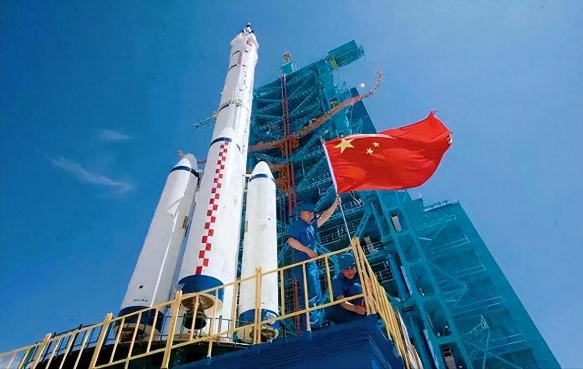 “敢发射就击落！”美国一句强硬表态引发全球关注，本以为中国会有所收敛，结果7月底