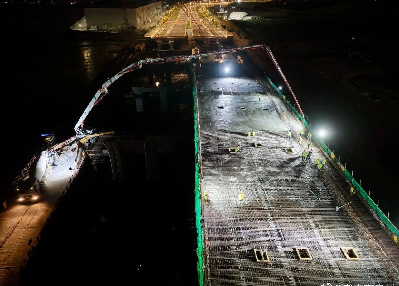 记者了解到，滨海大道翔安连接线工程项目总投资为34055.36万元，由南翼集团建