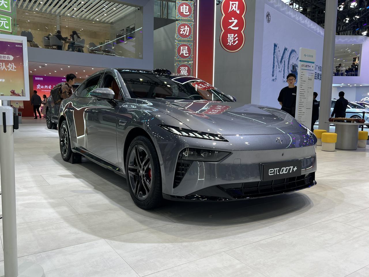 路过2025广州车展奕派展台，越看奕派007+越觉得现在的年轻人们玩车真的太幸福