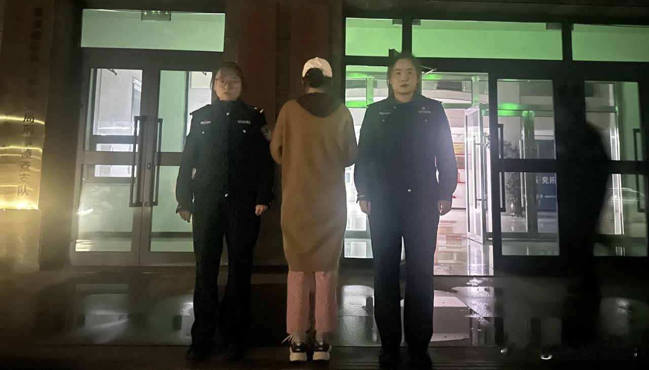 家贼难防！青海美女盯上亲属家的“红珊瑚”，结果…

家门未破，珍宝不翼而飞。近日