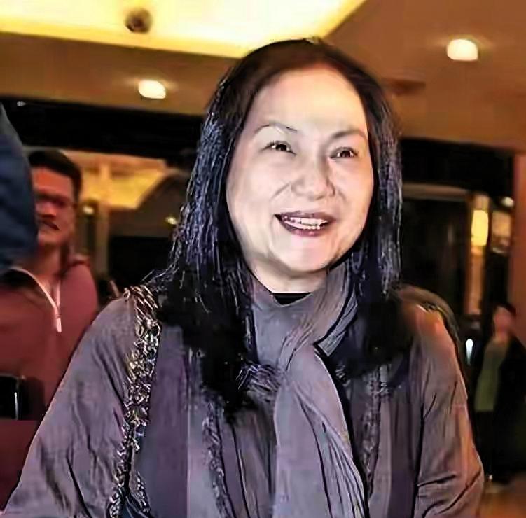 遗产放弃暗藏圈套，具俊晔吃亏只因不识中文遭联手哄骗
 
谁也不曾想到当初深情放弃