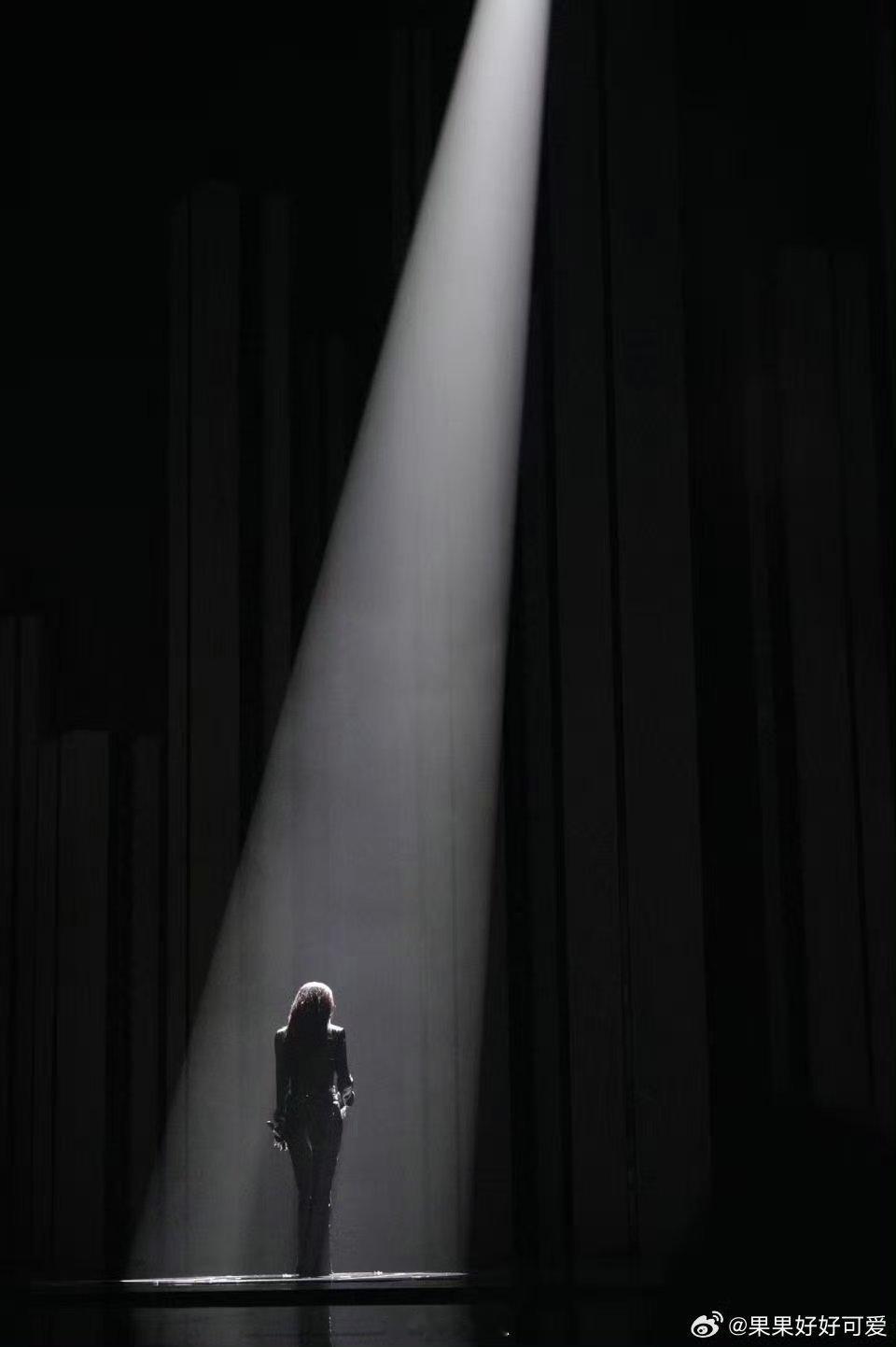 徐洁儿破音乘风2026徐洁儿姐姐舞台挺稳的，没听出破音啊，在哪呢？姐姐继续加油！