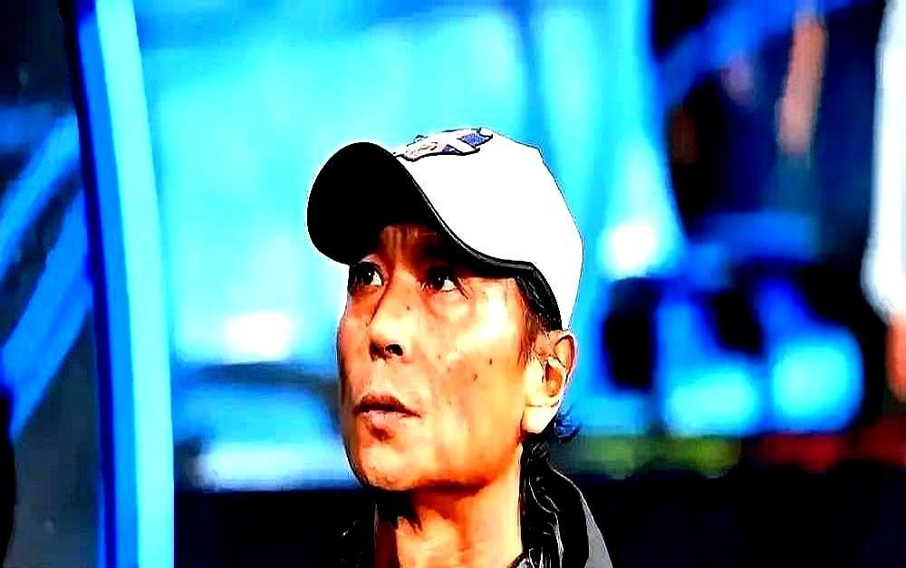 青岛海牛靠1分活着，梅州客家4球崩盘直接下去了。
2025年足协可能不直接降级了